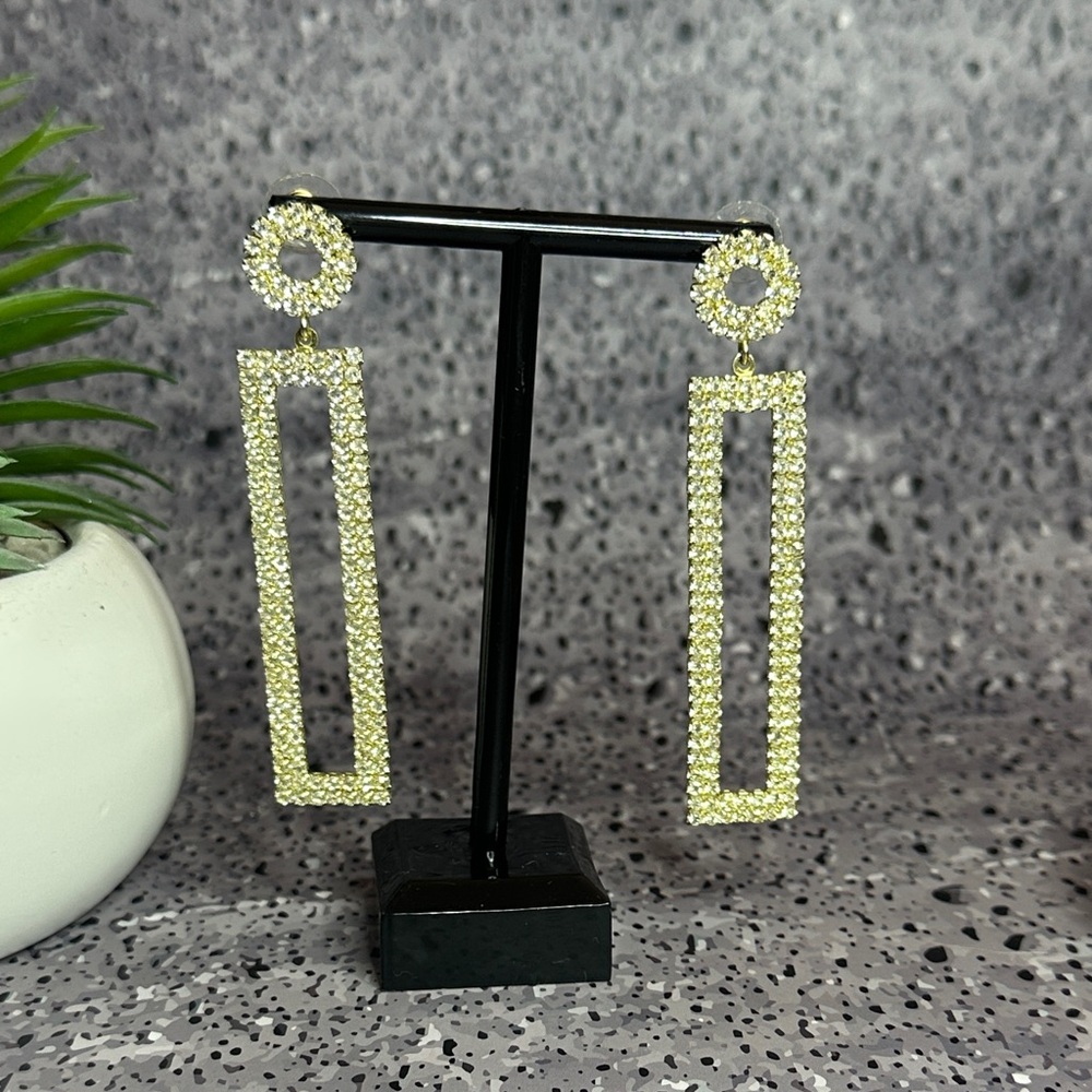 Elegant Gold Statement Earrings